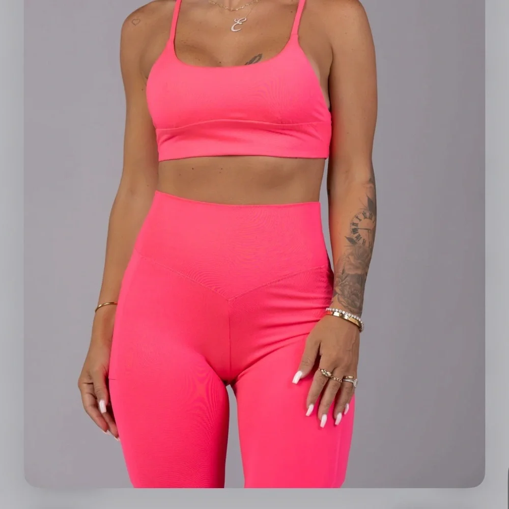 ByEgreis neon pink High-Waisted Leggings and sports bra matching set sz large.